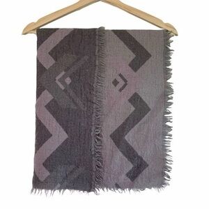 Geometric Patterned Throw Blanket - Gray